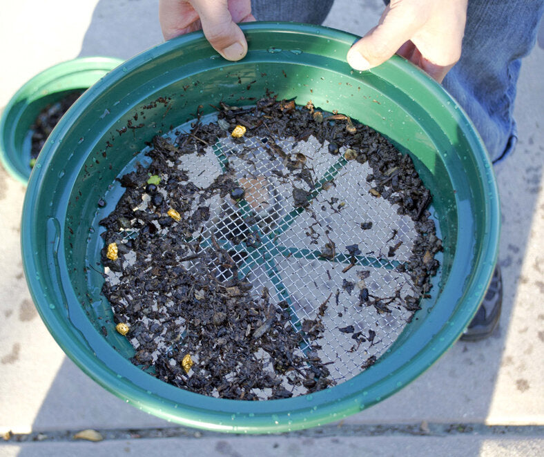 Wire Sifting Pan (Mesh Size: 1/4")