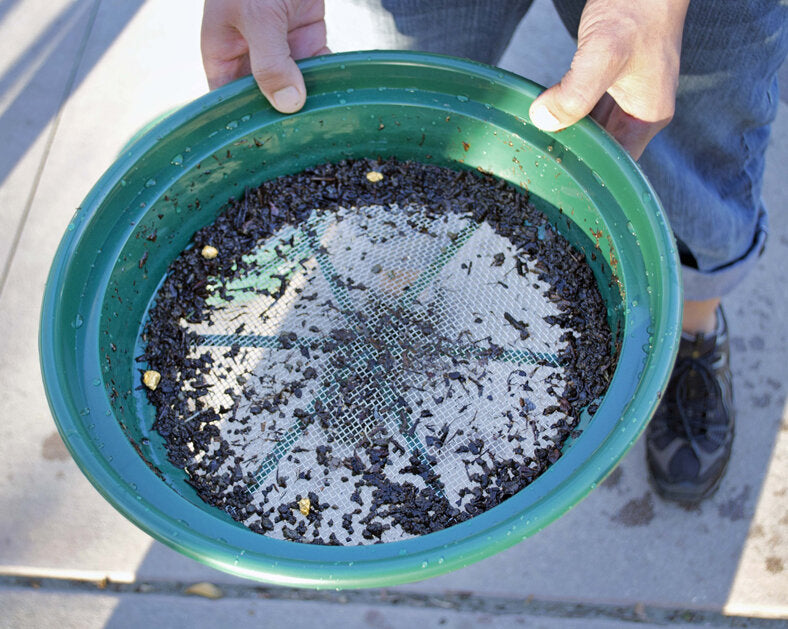 Wire Sifting Pan (Mesh Size: 1/8")